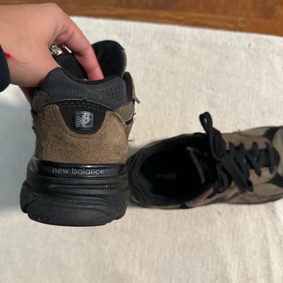 JJJJound x New Balance 990v3 - Picture 2 of 4